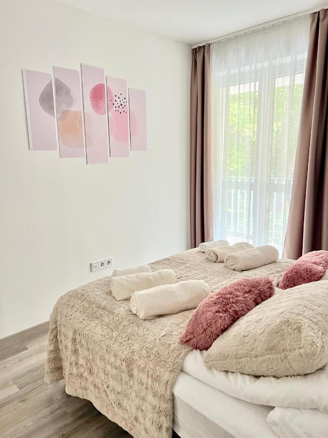 Sunsuite Szegedin Exterior foto